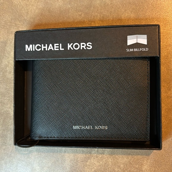 Michael Kors Slim Billfold - Picture 1 of 3